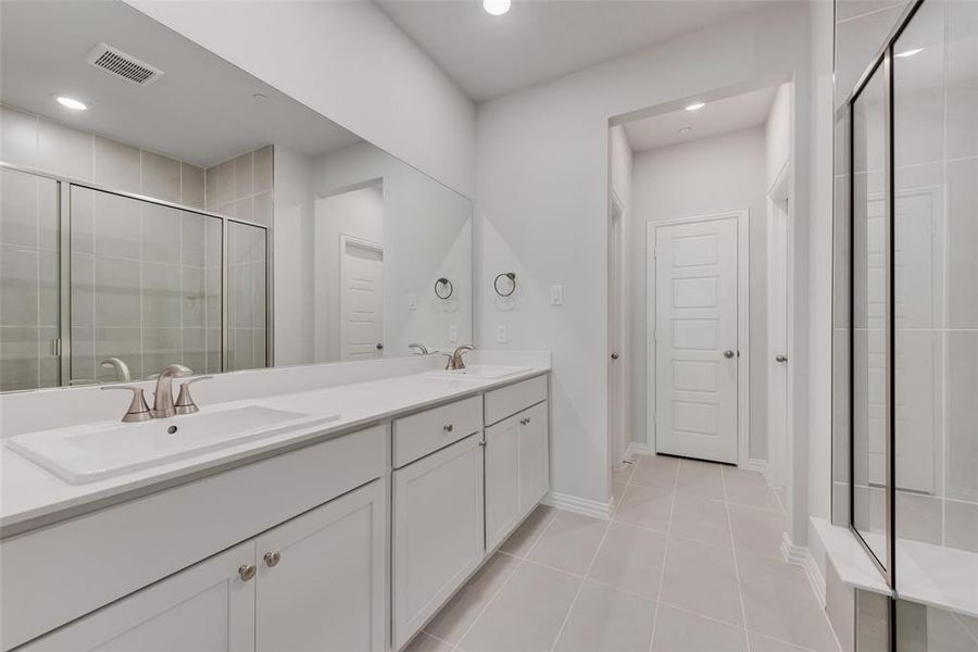 Furnished interior view inside a new home in , Frisco (Image 9).