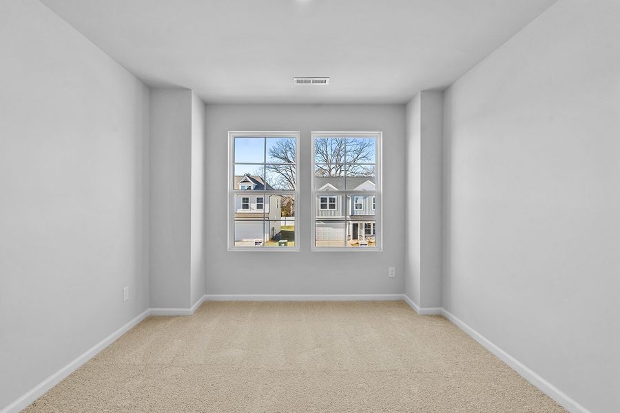Spacious, unfurnished interior of a new home in Hanes Lake, Winston-Salem (Image 24).