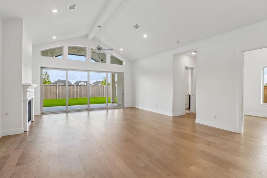 Spacious, unfurnished interior of a new home in The Grand Prairie 60', Hockley (Image 21).