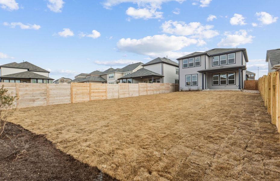 Exterior details and patio area of a home in Horizon Lake, Leander (Image 28).