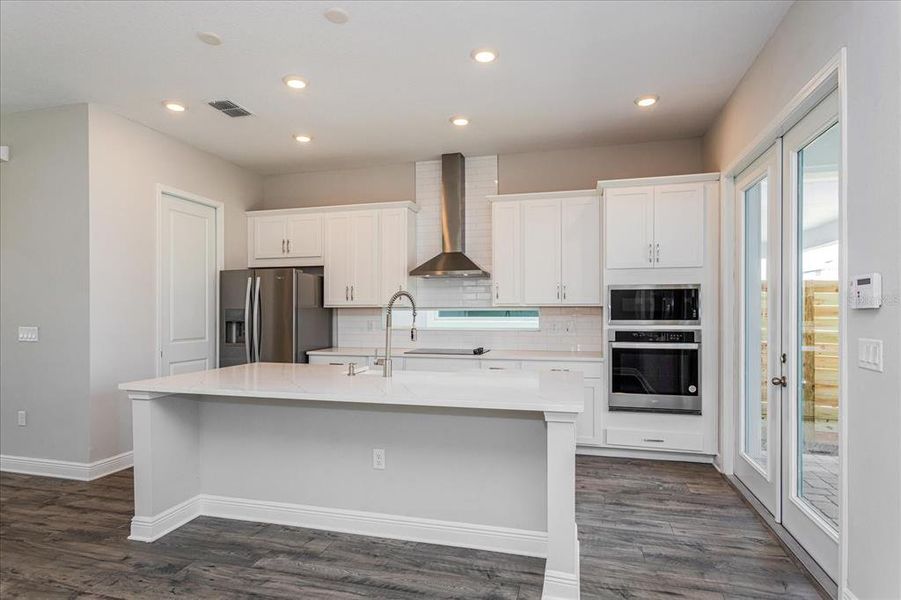 Furnished interior view inside a new home in , Orlando (Image 5).