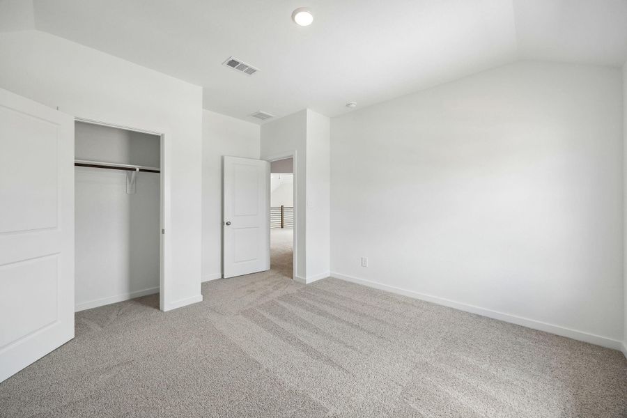 Spacious, unfurnished interior of a new home in Montgomery Bend, Montgomery (Image 19).