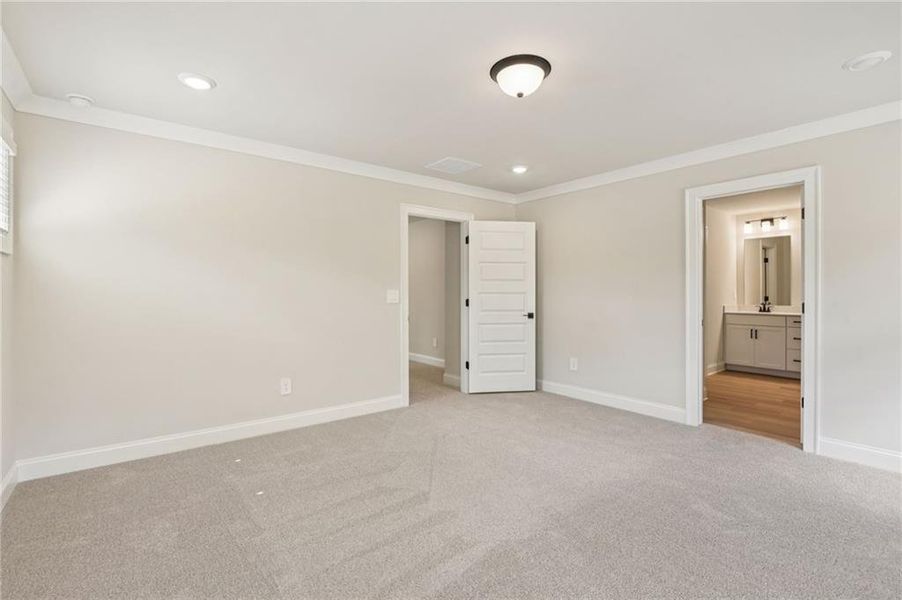 Spacious, unfurnished interior of a new home in Hemingway - Reserve Series, Cumming (Image 54).