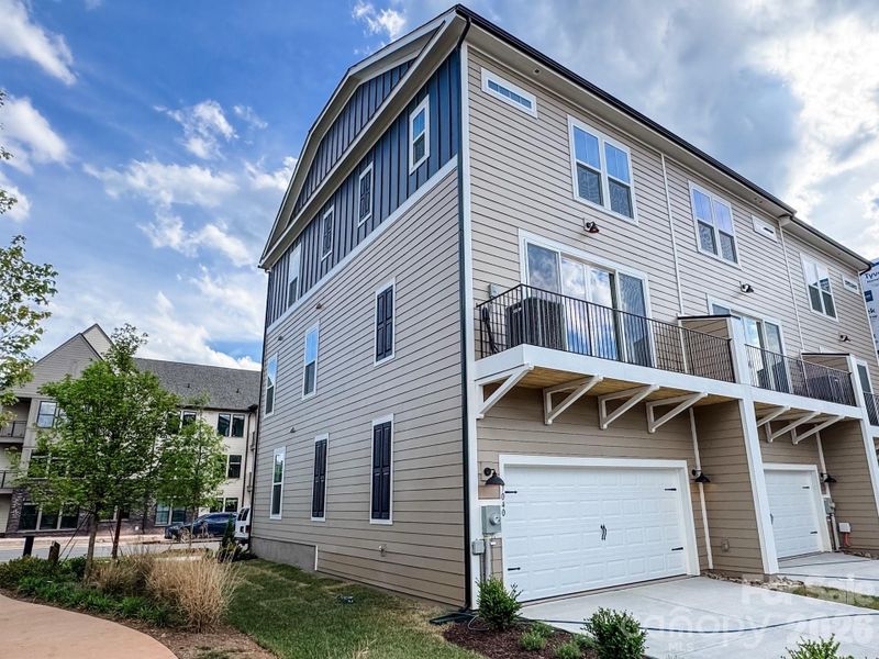 Image 34 of a home in .