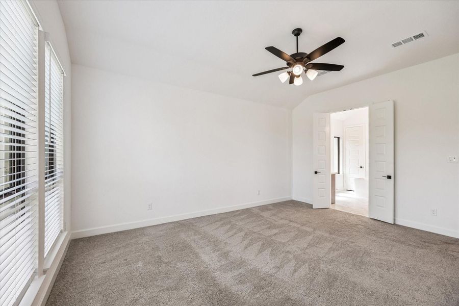 Spacious, unfurnished interior of a new home in Artavia, Conroe (Image 20).