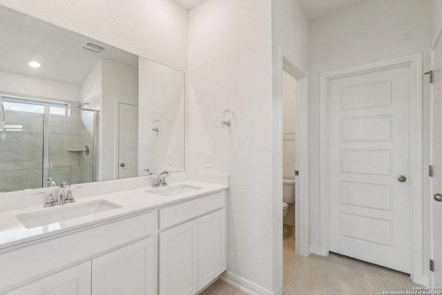 Furnished interior view inside a new home in Catalina, Converse (Image 6).