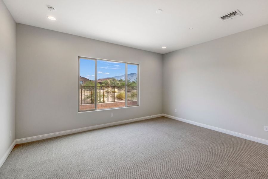 Spacious, unfurnished interior of a new home in Vistoso Canyon Estates, Oro Valley (Image 21).
