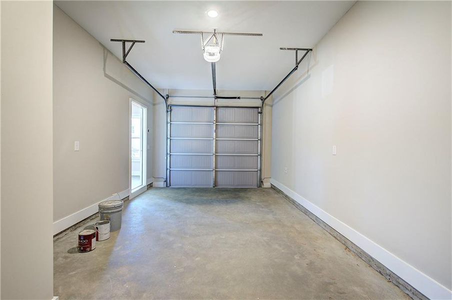 Spacious, unfurnished interior of a new home in , Cartersville (Image 28).