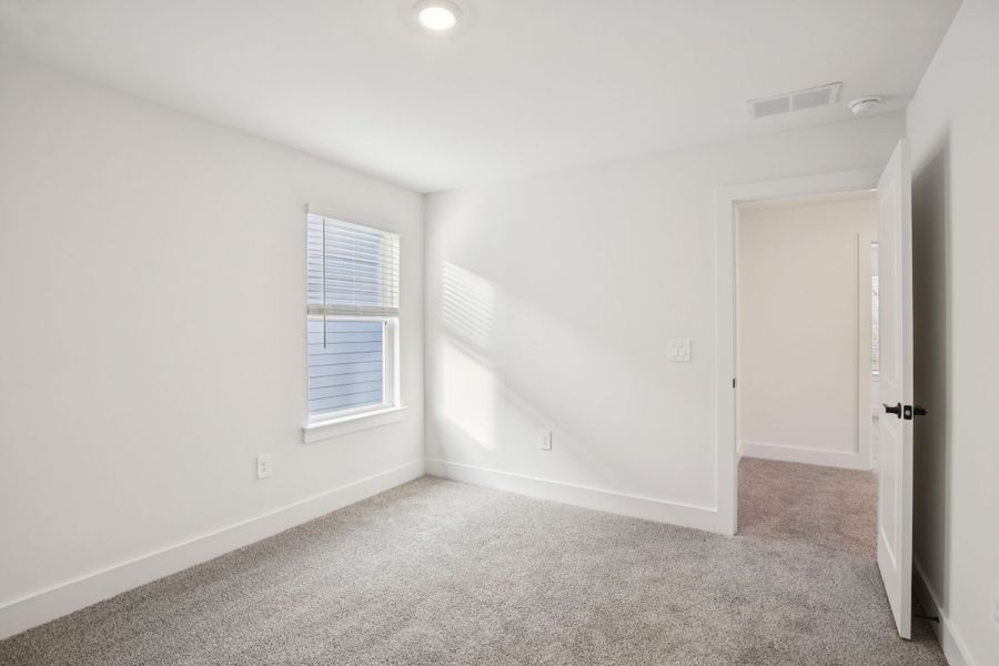Spacious, unfurnished interior of a new home in Mission Hills, La Vergne (Image 18).