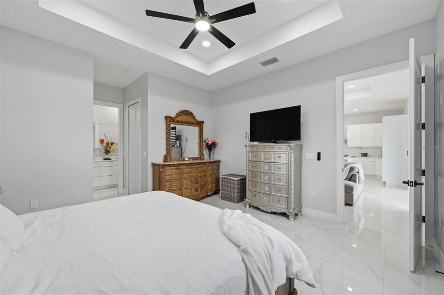 Furnished interior view inside a new home in , Lake Placid (Image 39).