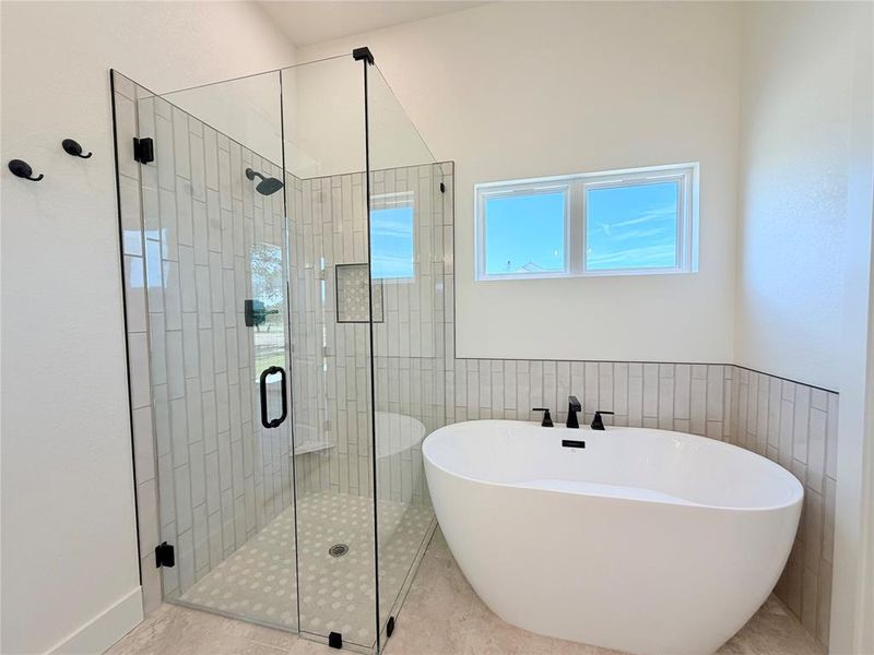 Furnished interior view inside a new home in , Weatherford (Image 15).