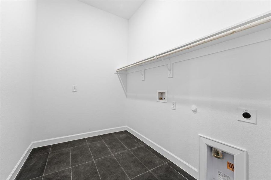 Spacious, unfurnished interior of a new home in Green Meadows, Celina (Image 17).