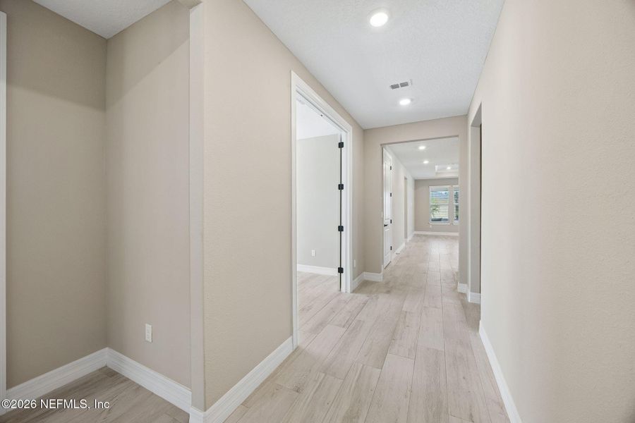 Spacious, unfurnished interior of a new home in , Yulee (Image 20).