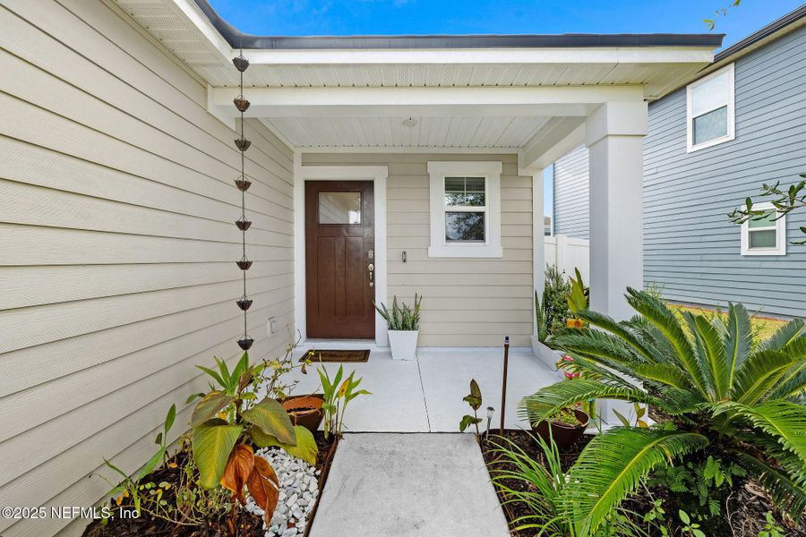 Exterior details and patio area of a home in , Jacksonville (Image 1). Exterior details and patio area of a home in , Jacksonville (Image 1).