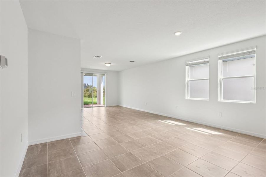 Spacious, unfurnished interior of a new home in Hamilton Bluff - Signature Series, Lake Hamilton (Image 32).