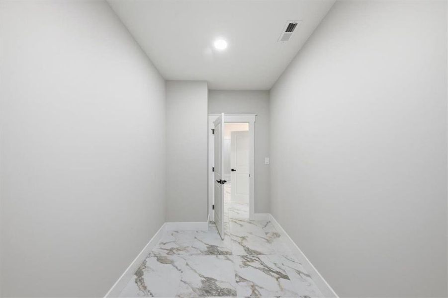 Spacious, unfurnished interior of a new home in , Acworth (Image 34).