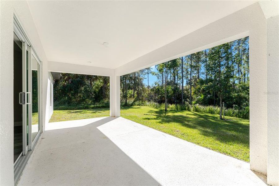 Exterior details and patio area of a home in , North Port (Image 3).