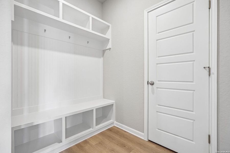 Spacious, unfurnished interior of a new home in Remington Ranch, San Antonio (Image 20).