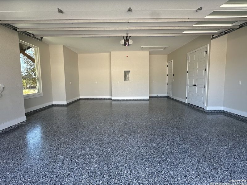 Spacious, unfurnished interior of a new home in , Adkins (Image 14).