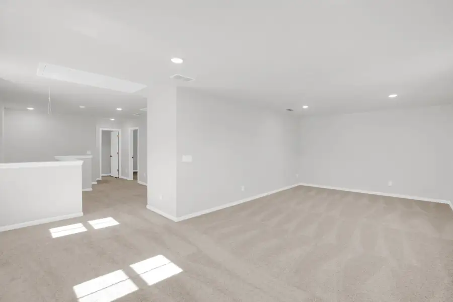 Spacious, unfurnished interior of a new home in Carriage Estates, Lexington (Image 19).