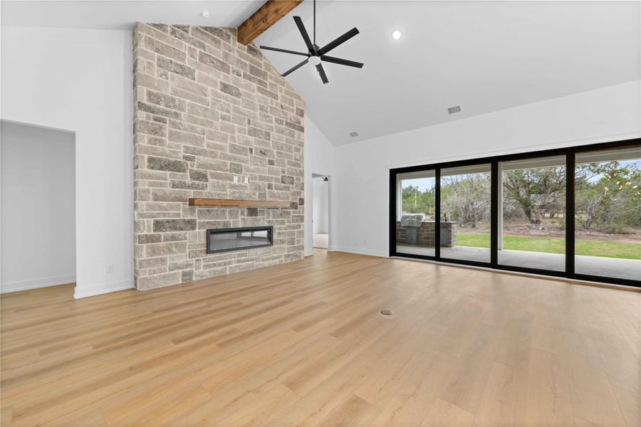 Spacious, unfurnished interior of a new home in Daniels Mountain, Georgetown (Image 18).