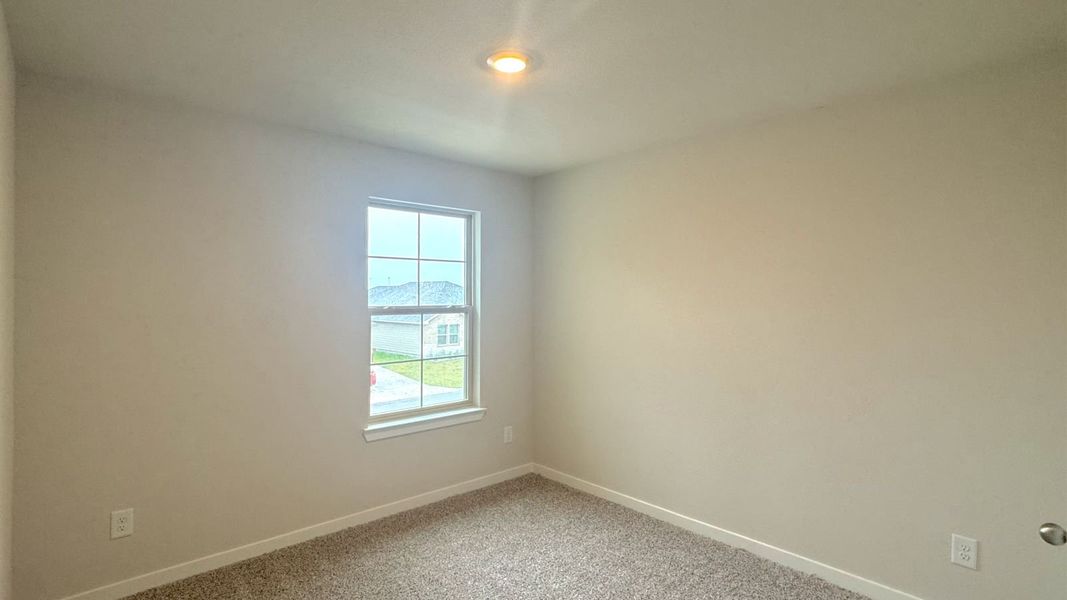 Spacious, unfurnished interior of a new home in London Towne, Corpus Christi (Image 14).