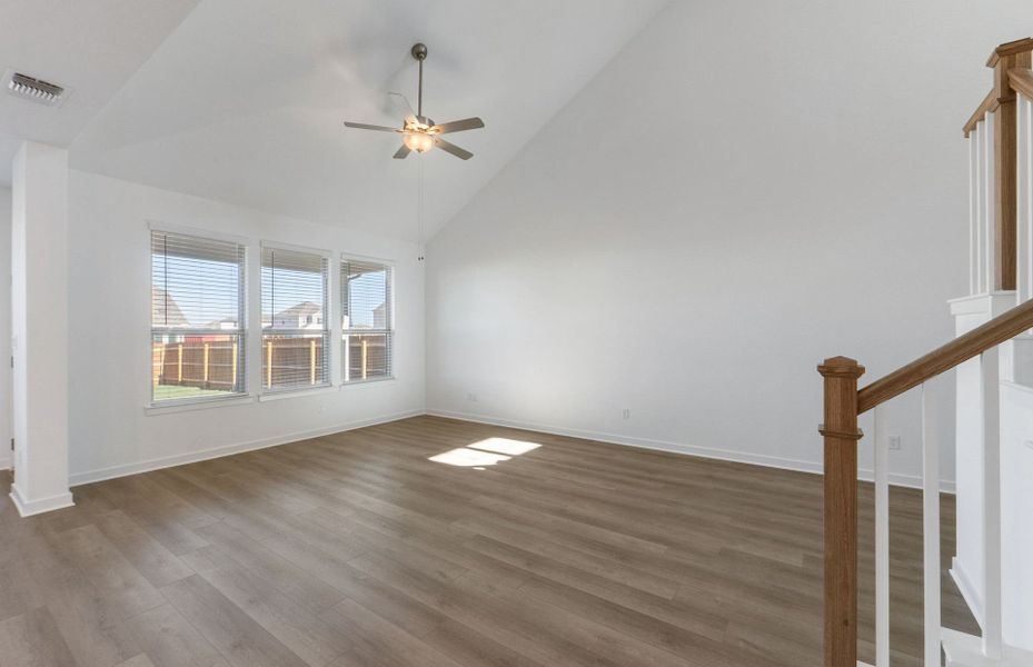 Spacious, unfurnished interior of a new home in Santa Rita Ranch, Liberty Hill (Image 34).
