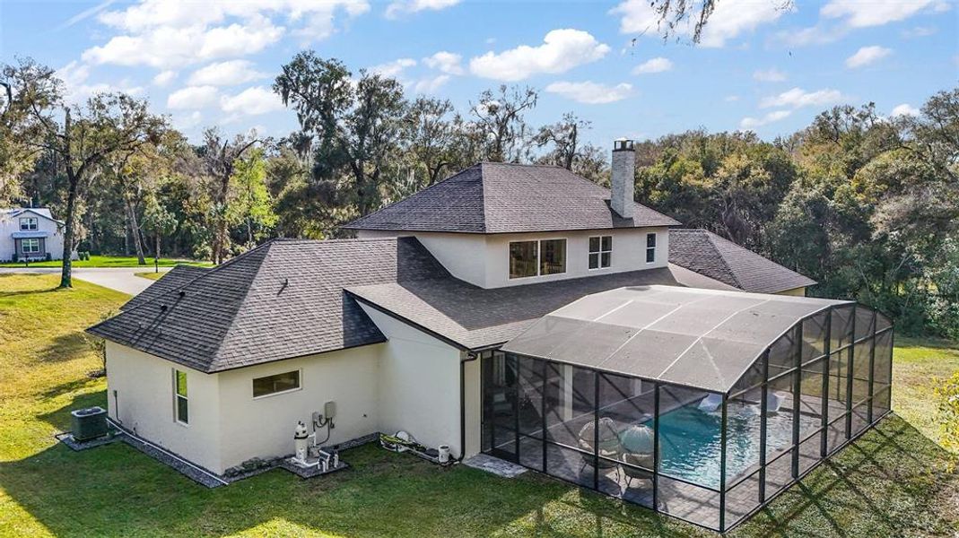 Exterior details and patio area of a home in , Deland (Image 3).