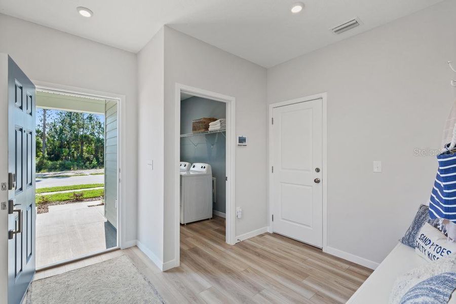 Spacious, unfurnished interior of a new home in Seminole Palms, Palm Coast (Image 28).