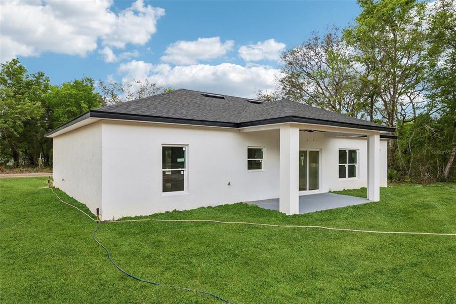 Exterior details and patio area of a home in , Ocklawaha (Image 22).