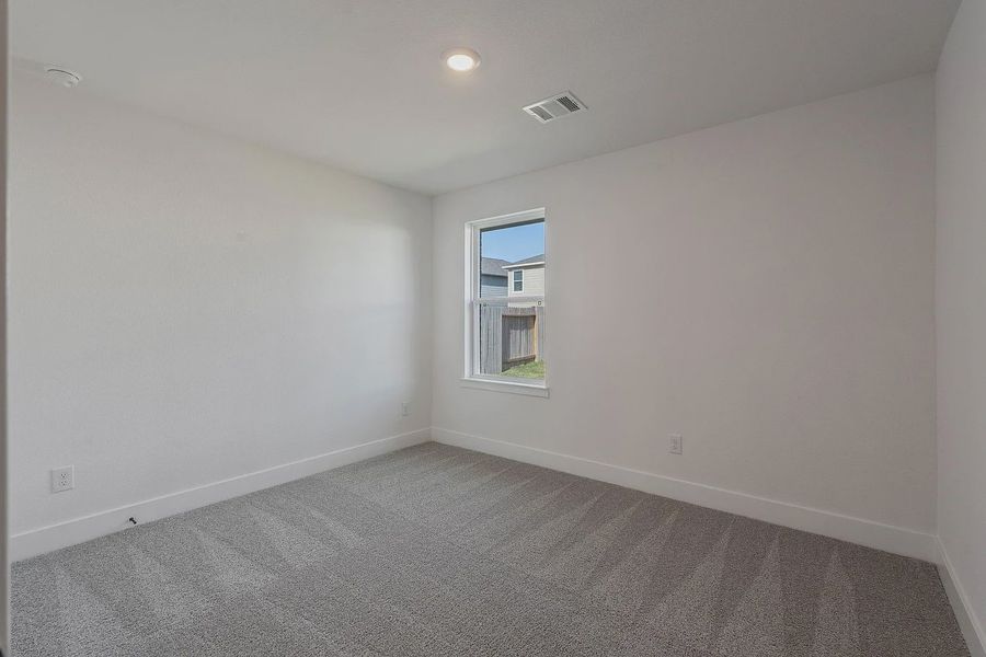 Spacious, unfurnished interior of a new home in Grand Oaks Reserve, Cleveland (Image 30).