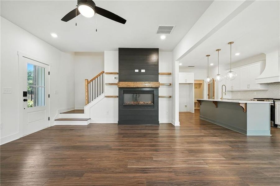 Spacious, unfurnished interior of a new home in , Emerson (Image 14).