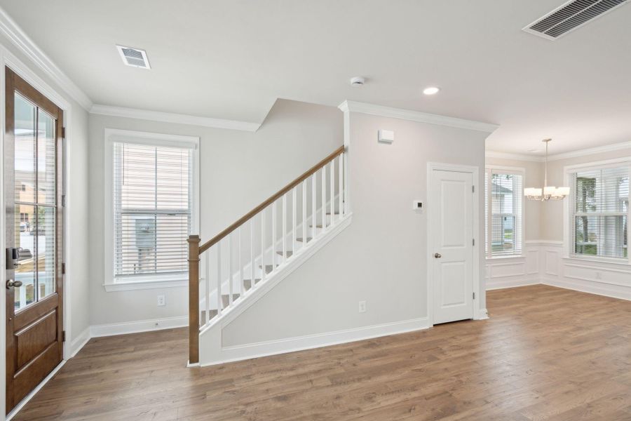 Spacious, unfurnished interior of a new home in Central Park, Charleston (Image 13).