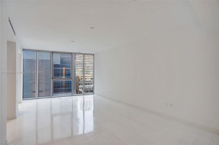 Spacious, unfurnished interior of a new home in , Miami (Image 22).