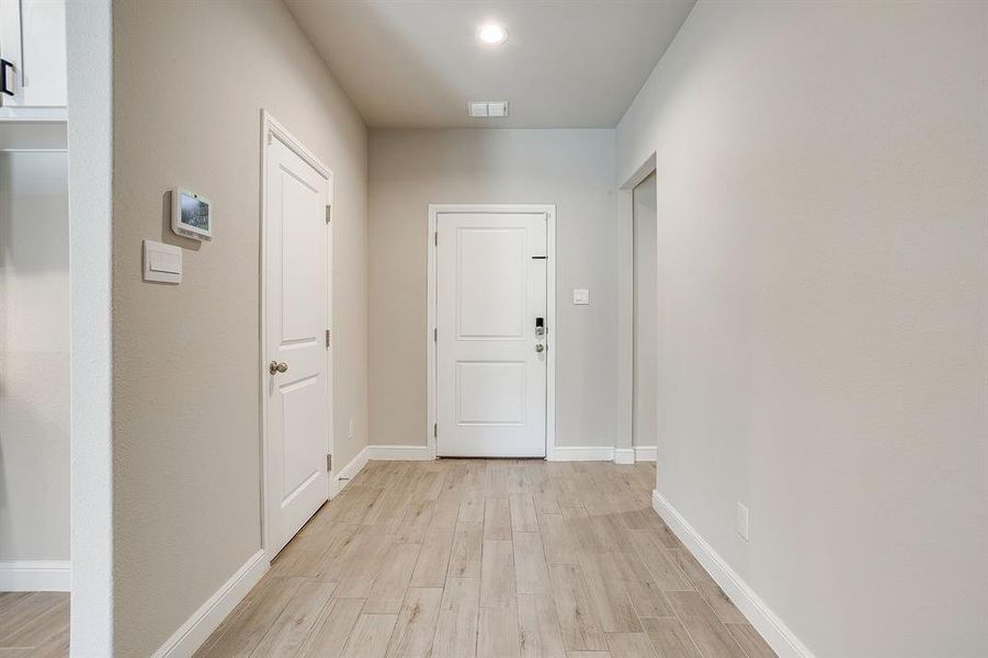 Spacious, unfurnished interior of a new home in , Burleson (Image 34).