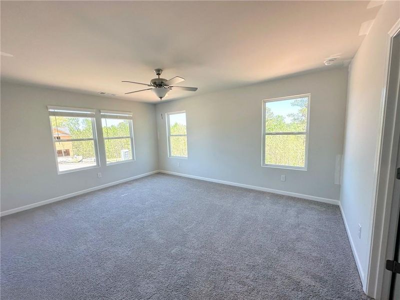 Spacious, unfurnished interior of a new home in , Dallas (Image 18).