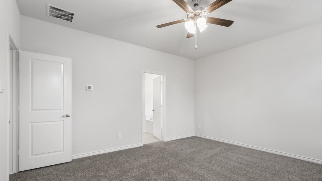 Spacious, unfurnished interior of a new home in Lakewood Trails, Forney (Image 16).