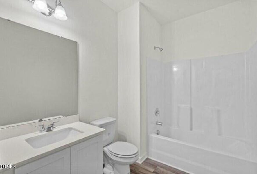 Falcon bathroom 2