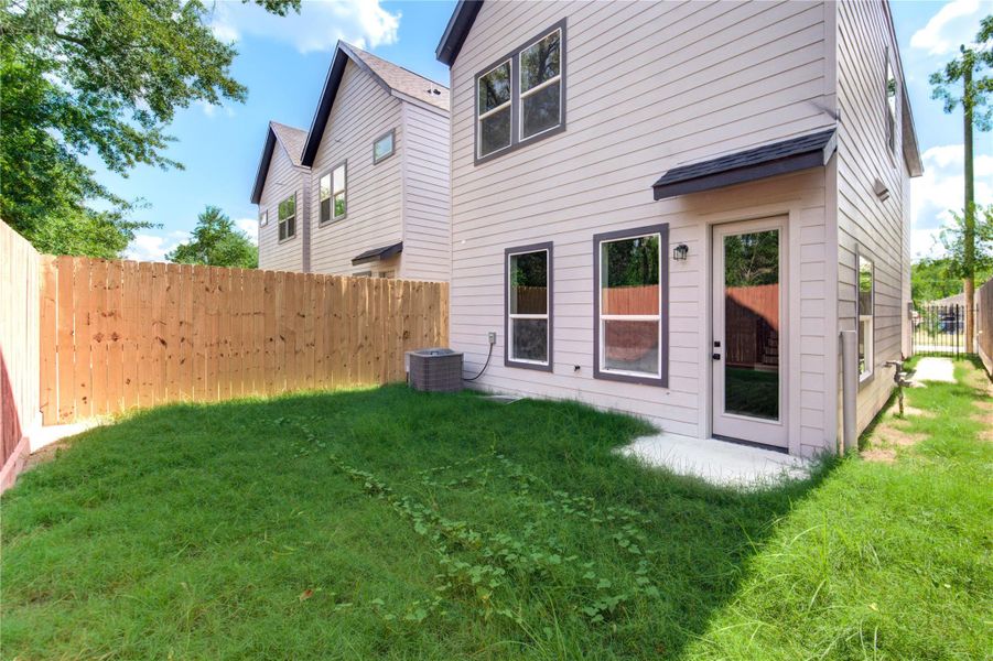 Exterior details and patio area of a home in , Houston (Image 7).