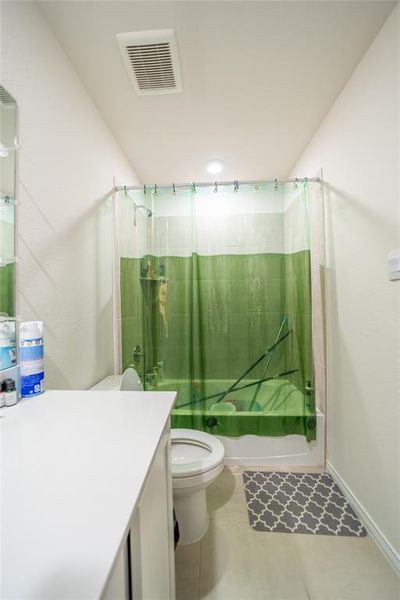 Furnished interior view inside a new home in Lakewood Trails, Forney (Image 14).