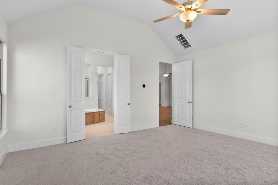 Spacious, unfurnished interior of a new home in Colton, Montgomery (Image 32).