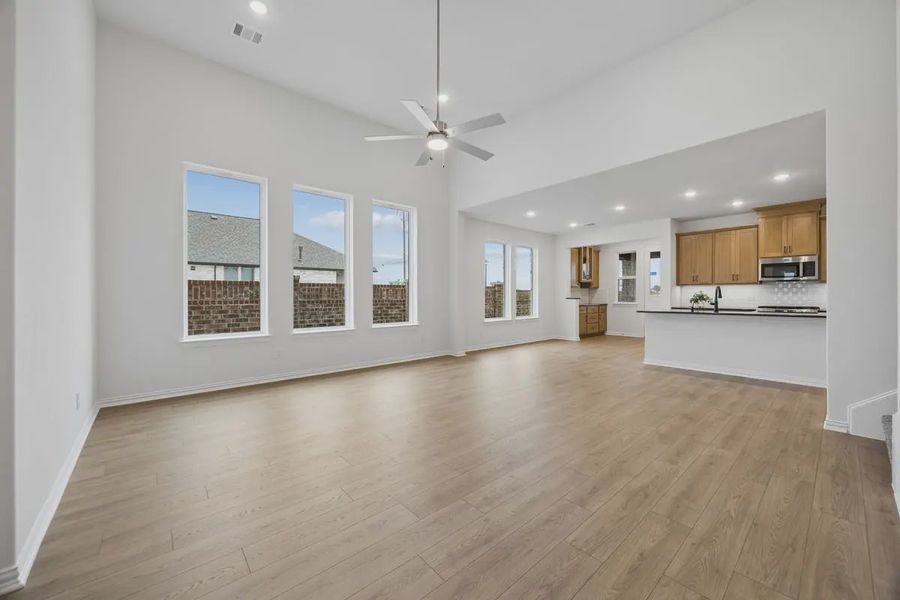 Spacious, unfurnished interior of a new home in Avondale, Fate (Image 12).