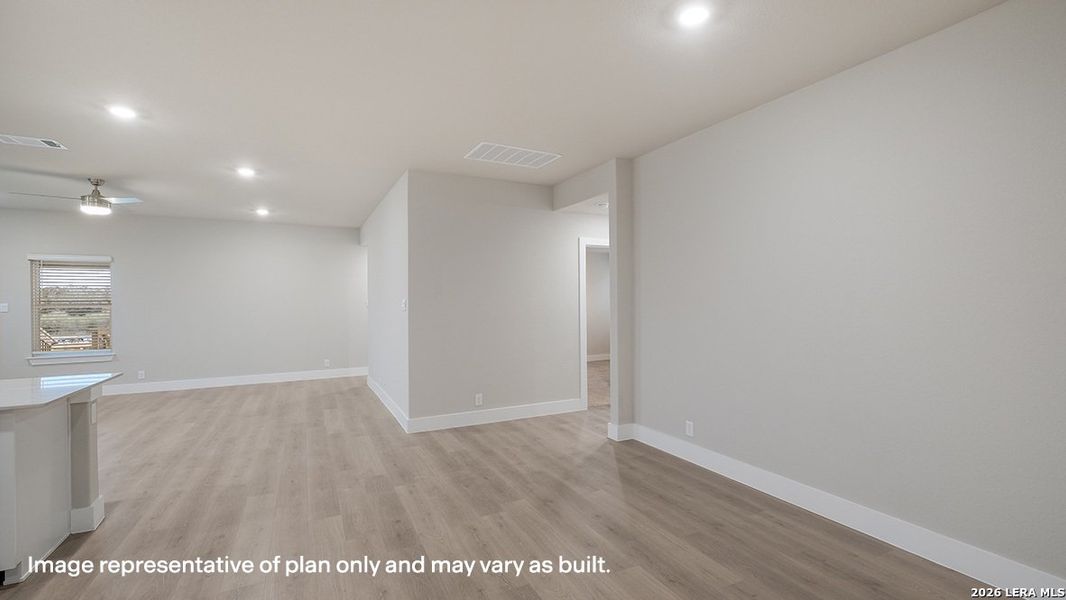 Spacious, unfurnished interior of a new home in Veranda, San Antonio (Image 14).