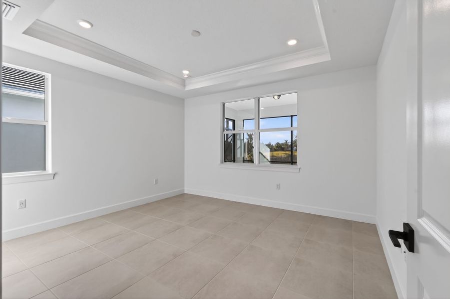 Spacious, unfurnished interior of a new home in Costa Pointe, Vero Beach (Image 26).