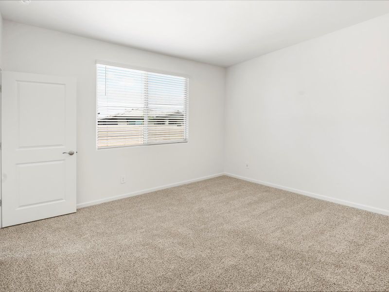 Spacious, unfurnished interior of a new home in Las Patrias at Star Valley Phase III - Signature Series, Tucson (Image 10).