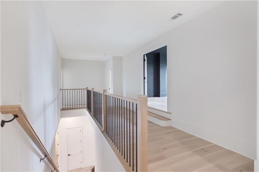 Spacious, unfurnished interior of a new home in , Alpharetta (Image 35).