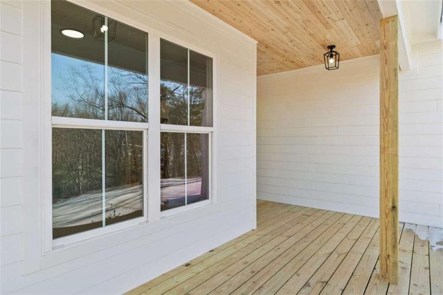 Exterior details and patio area of a home in , Gainesville (Image 28).