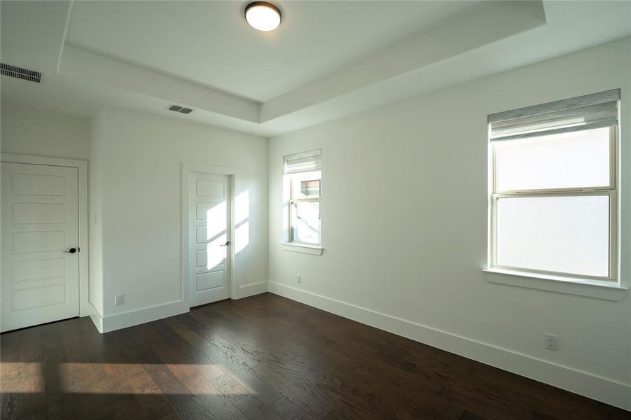 Spacious, unfurnished interior of a new home in , Frisco (Image 28).
