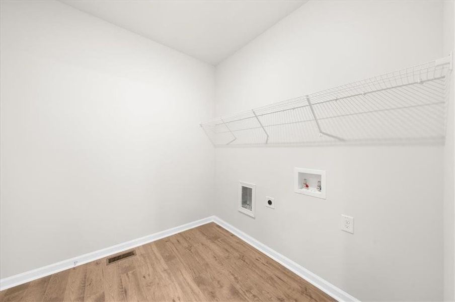 Spacious, unfurnished interior of a new home in , Gainesville (Image 42).