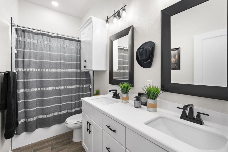 Furnished interior view inside a new home in , Temple (Image 33).